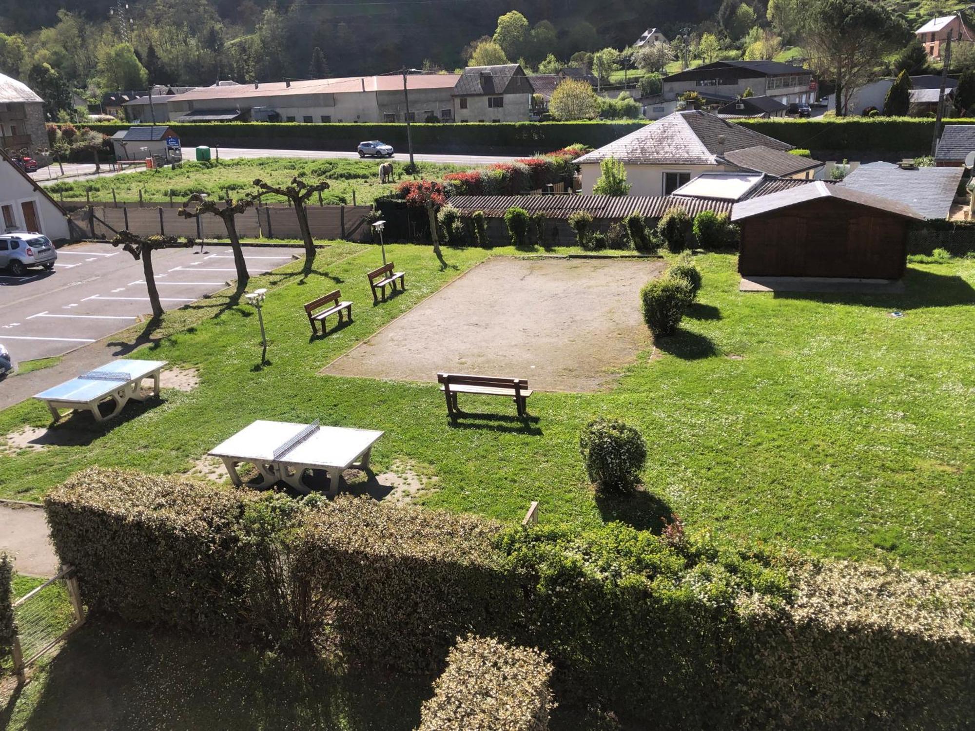 Appart T 3 Bagneres-De-Luchon Vue Montagne - Piscine Mi Juin Exterior photo